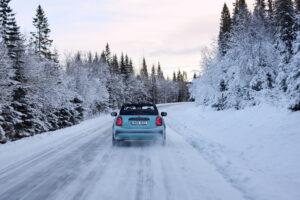 Sorry, Sommer. MINI macht, was es will. Ankommen in Åre